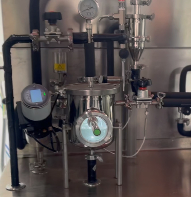 দুধ / রস / দুধের গুঁড়ো জন্য 50L/H 5.0Mpa DSI স্টেরিলাইজার মেশিন
