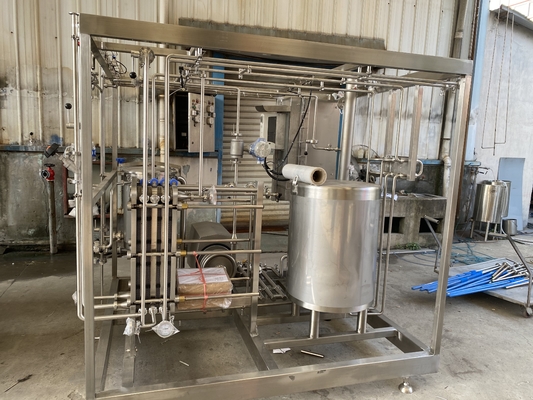 কাস্টমাইজড 500-20000L/H প্যাস্টুরাইজার মেশিন পিএলসি 500-20000L/H স্টেরিলাইজার সহ আপেল / কমলা / নারকেল প্রক্রিয়াকরণ লাইন জন্য SUS304/316